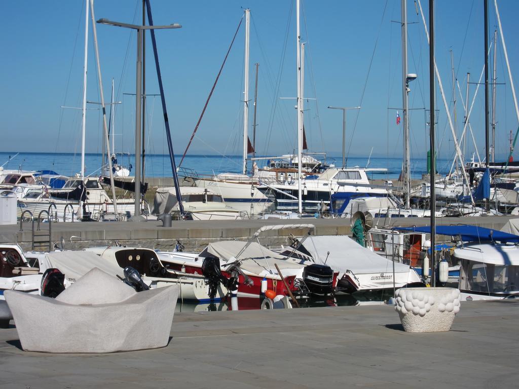 Vila Flori Koper Rum bild