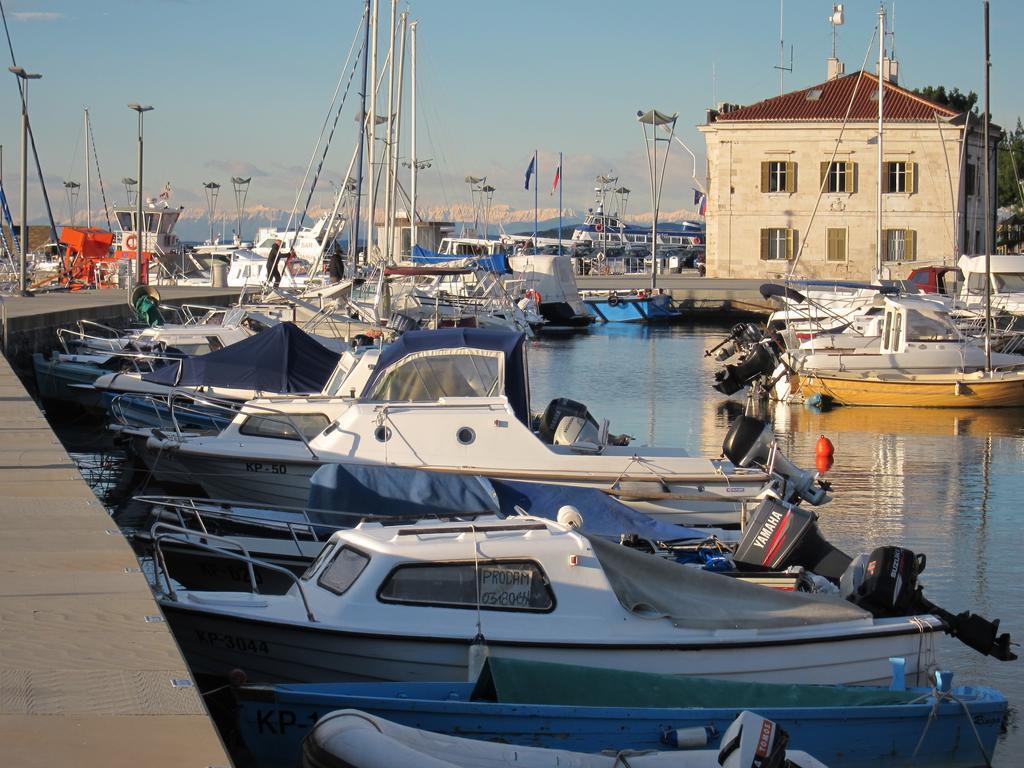 Vila Flori Koper Rum bild